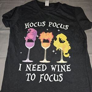 Black tee with Graphic design Halloween witches Size L